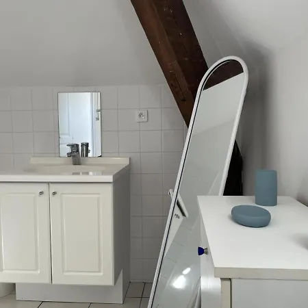 Сasa de vacaciones De Charme Avec Jardin Privatif, Wifi Et Barbecue, A Proximite Du Chateau D'avrilly - Fr-1-489-223 *